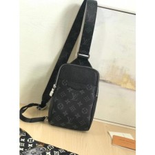 LOUIS VUITTON 루이비통 아웃도어 슬링백