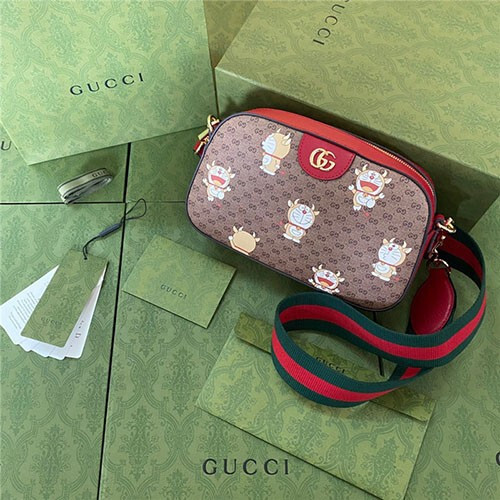 Gucci 구찌 GG 수프림 메신저백 574886