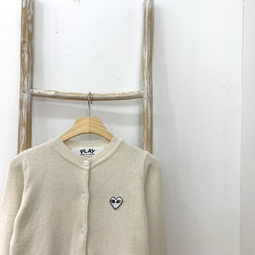 Comme des Garcons 꼼데가르송 화이트와펜 U넥 가디건