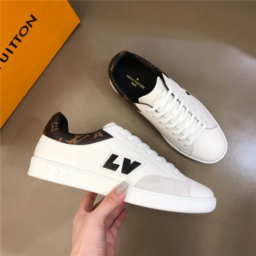 LOUIS VUITTON 루이비통 남성용 스니커즈 L96401