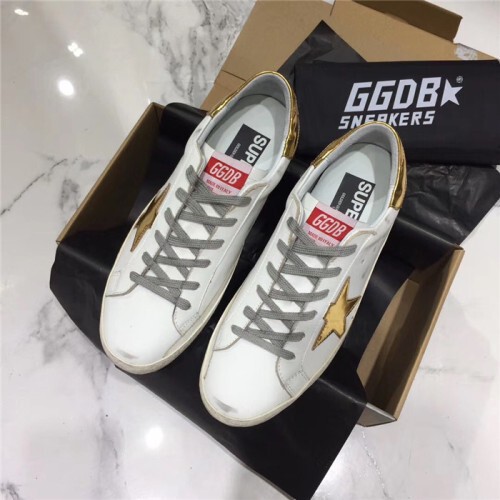 GOLDEN GOOSE 골든구스 남여공용 스니커즈 G530191